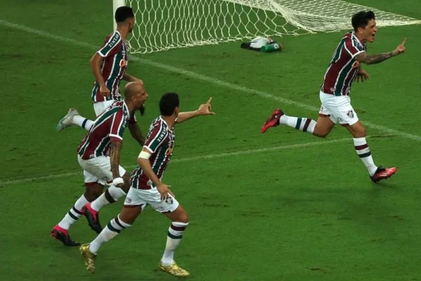 Diniz divide “culpa” com o grupo e diz que Fluminense mereceu a final: “Tivemos coragem”