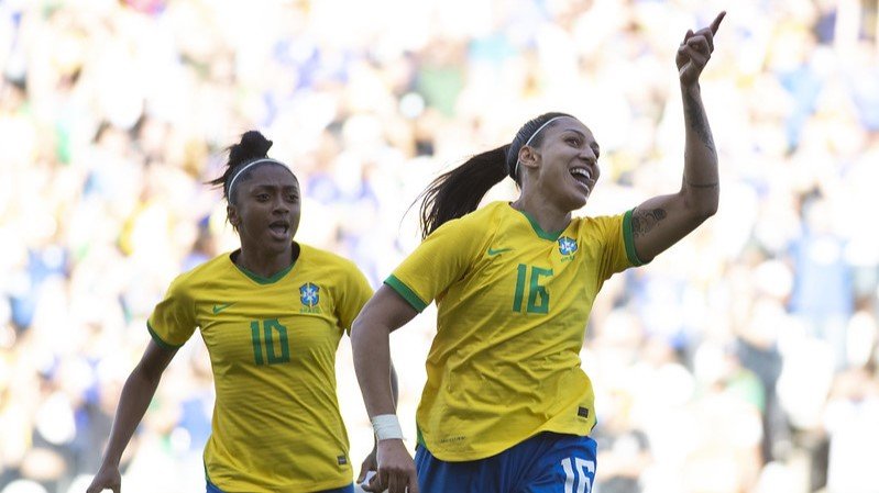 Seleção Brasileira viaja segunda-feira para disputar a Copa do Mundo