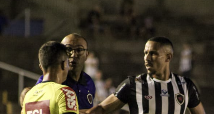 Brusque empata e tira vaga do Botafogo-PB