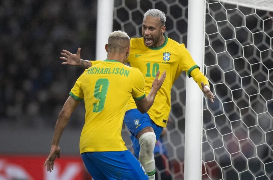 Diniz defende Neymar, exalta números e diz: “Nenhum treinador do mundo abriria mão”