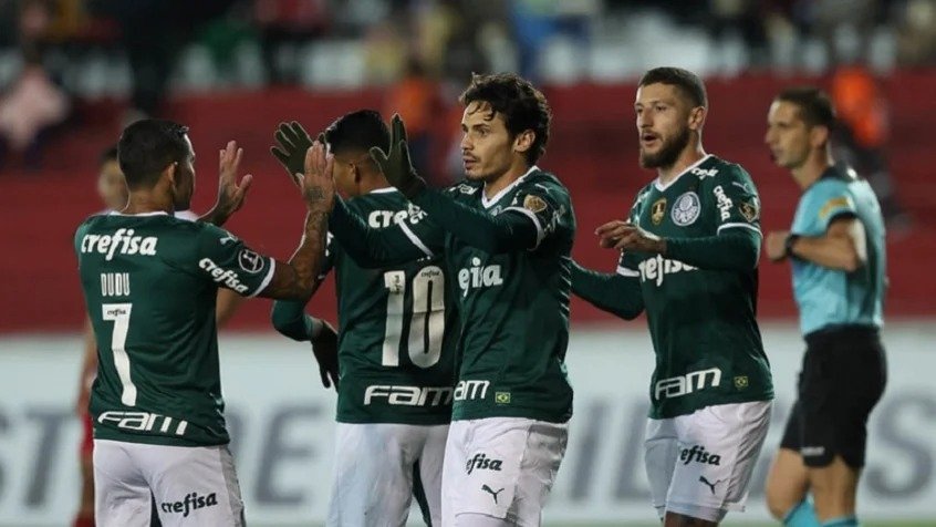 Palmeiras oferece contrato de três anos a Bruno Henrique; renovação com o Flamengo segue travada