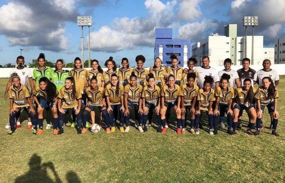 VF4 lidera o Paraibano de futebol feminino