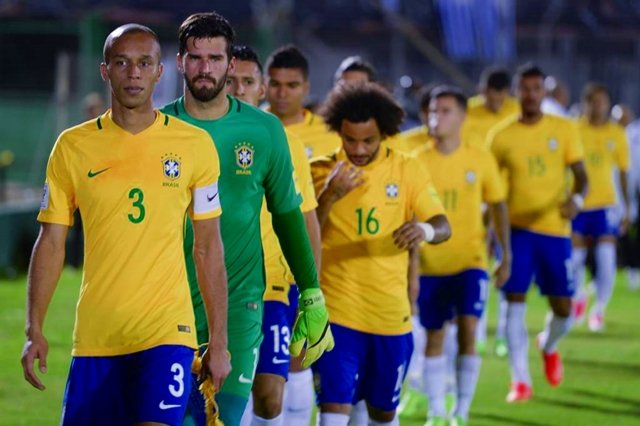 Ancelotti diz ter orgulho do interesse do Brasil, mas nega qualquer acerto