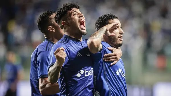 Cruzeiro marca no fim – SóEsporte